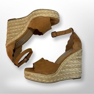 Steve Madden Wedge Heels Size 9.